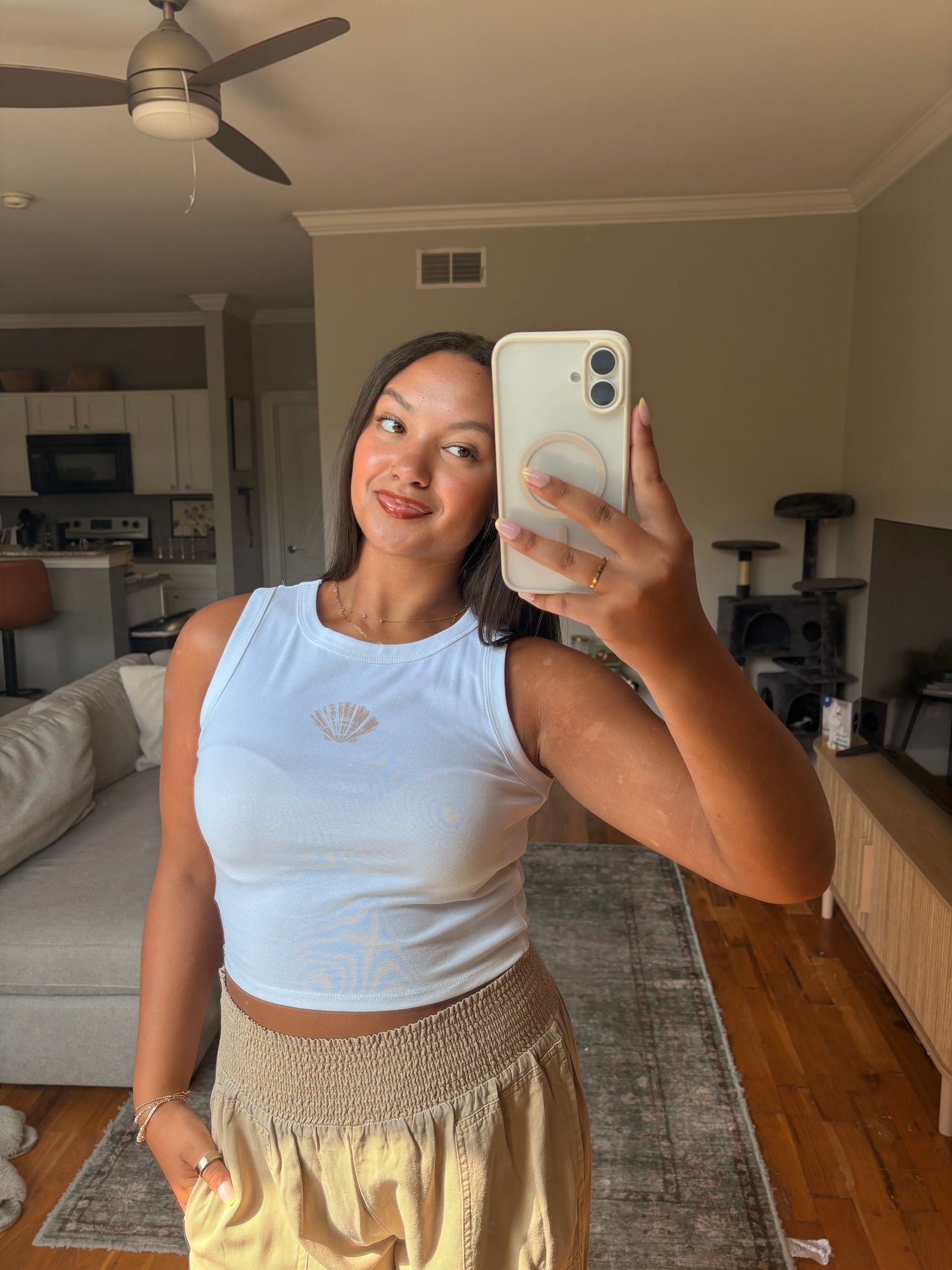 seashell graphic cropped tank
