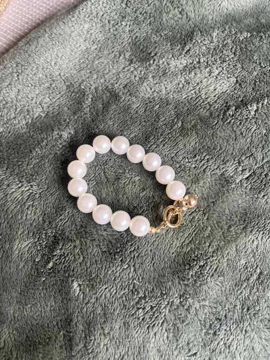 Chain Clasp Pearl Bracelet