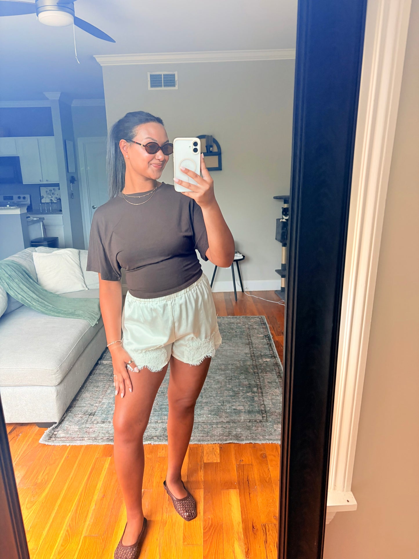 weekend getaway shorts — champagne