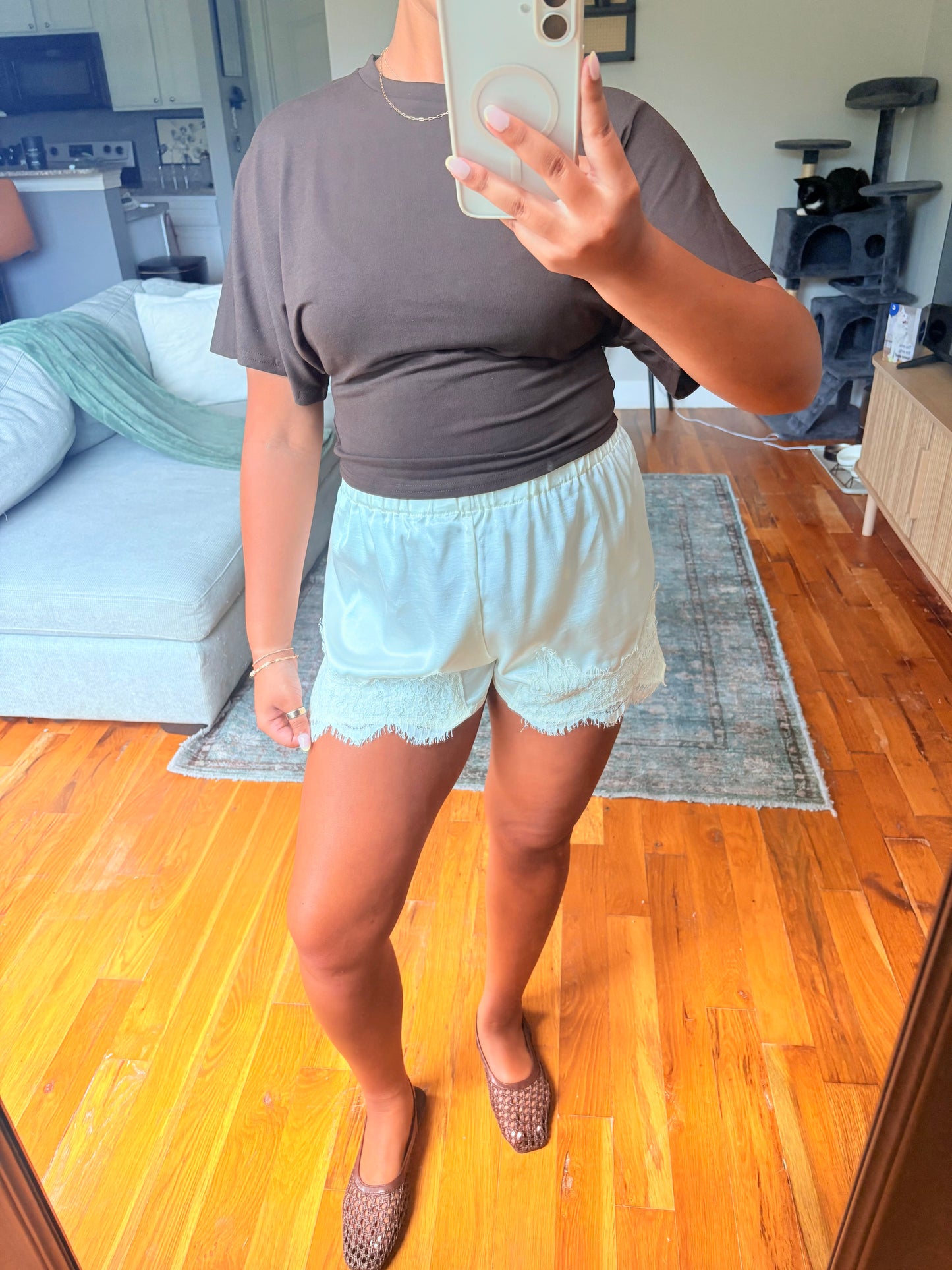 weekend getaway shorts — champagne