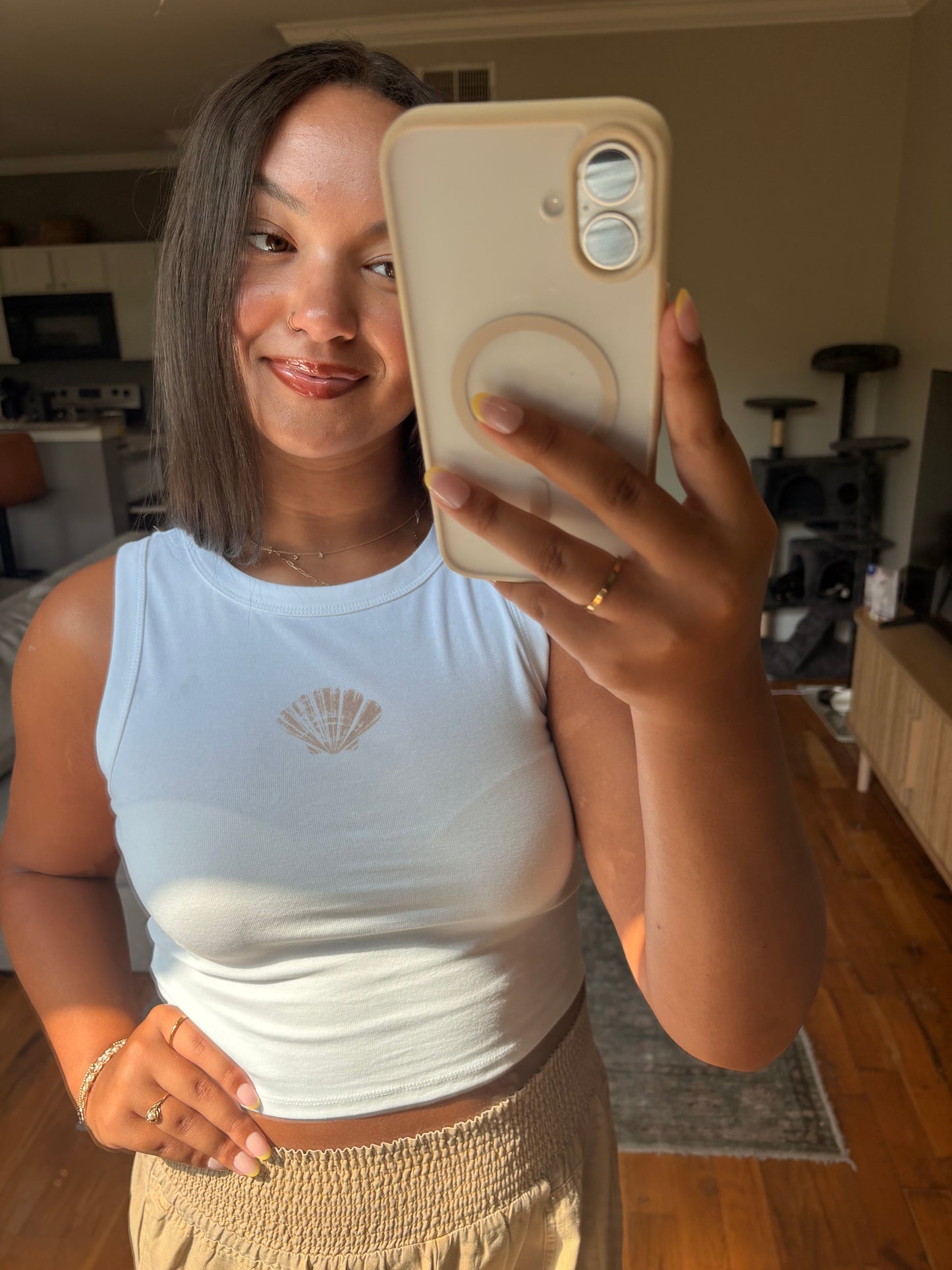 seashell graphic cropped tank