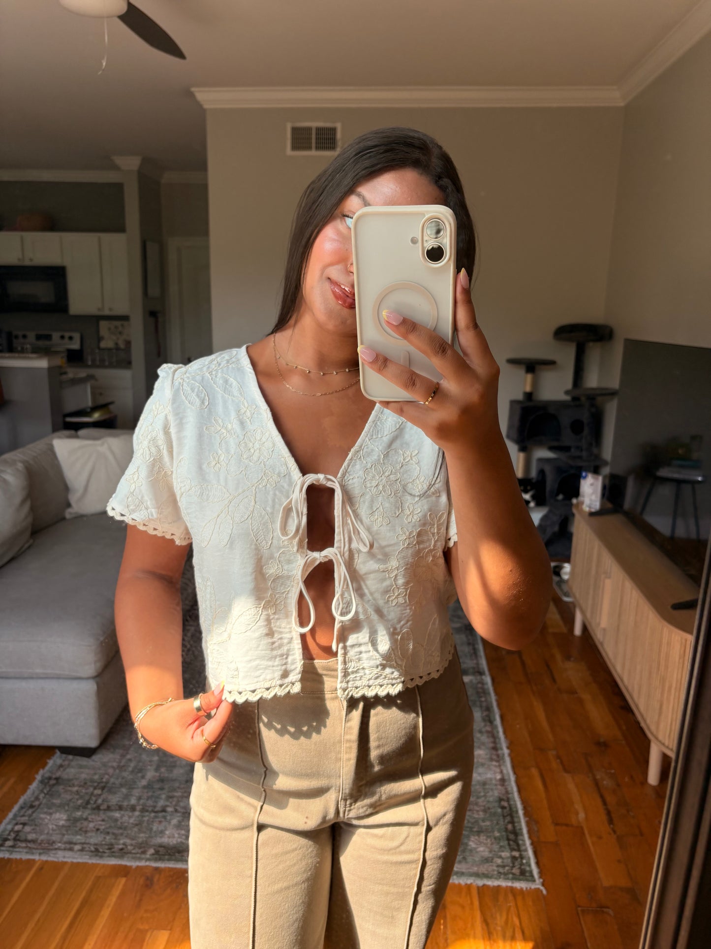 front tie wavy trim top