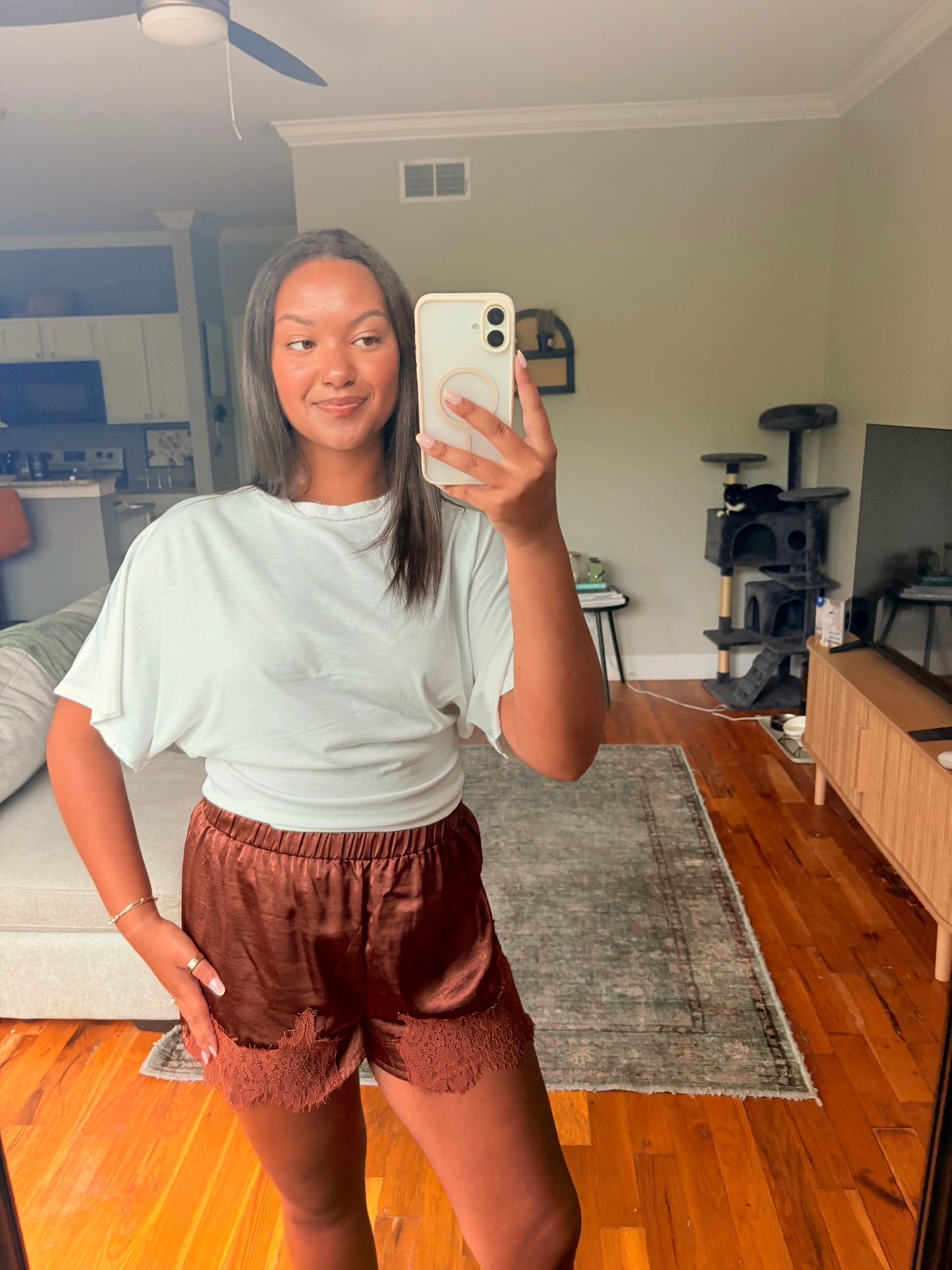 batwing basic top — white