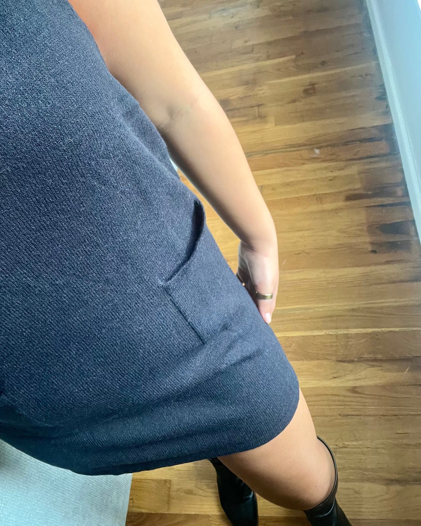 V-Neck Sweater Dress (Black)