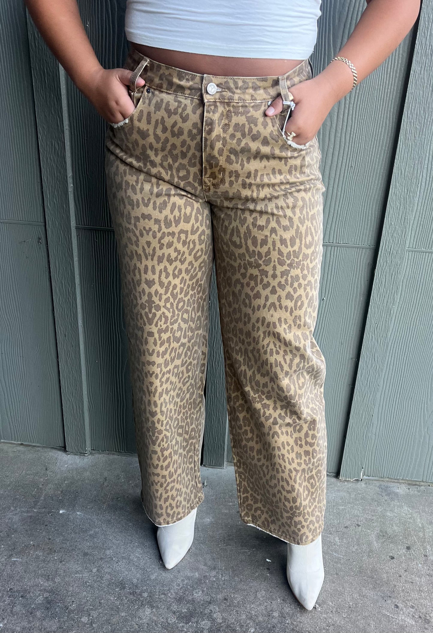 Mid Rise Leopard Print Straight Jeans