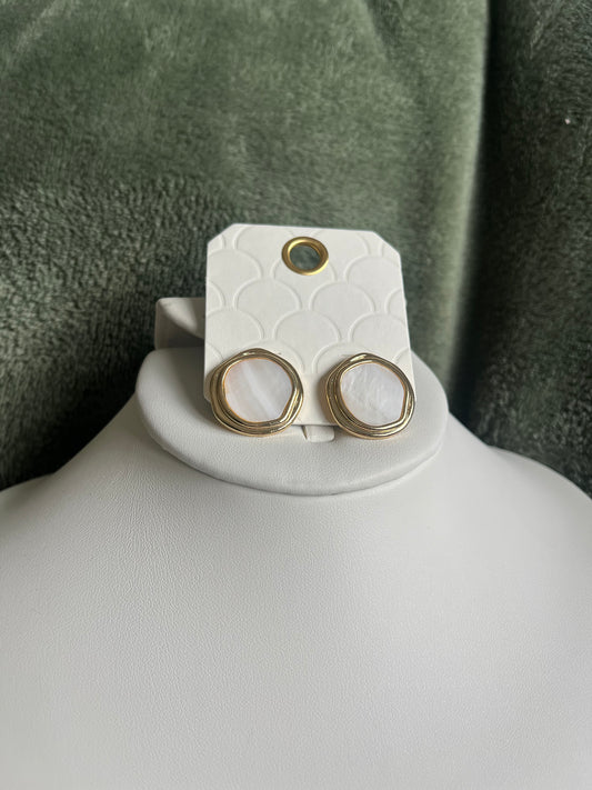Pearl Gold Button Studs - Circle